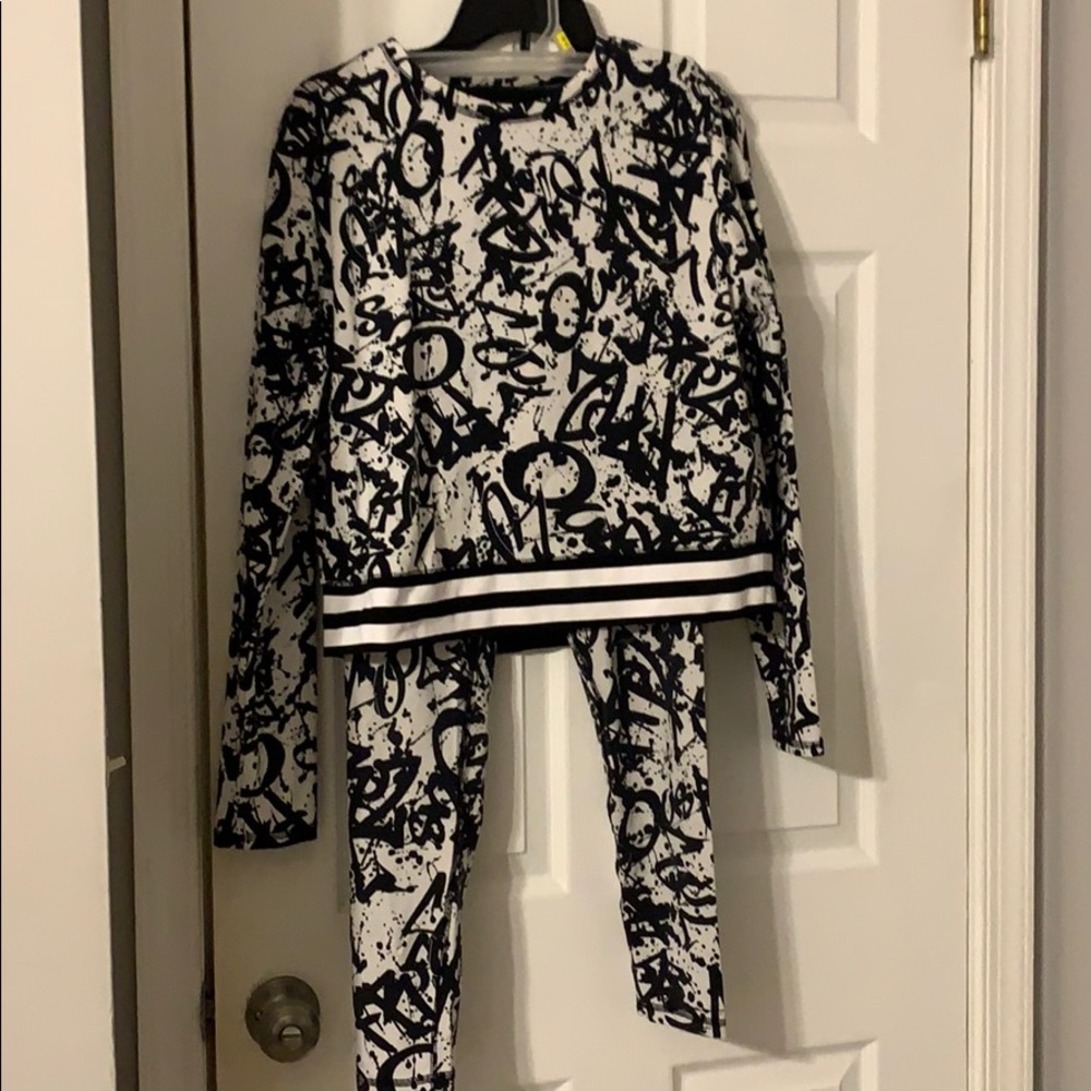 New York and company matching gym set